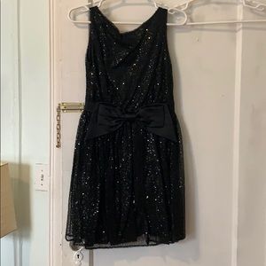Black sequin cocktail dress. SzS
